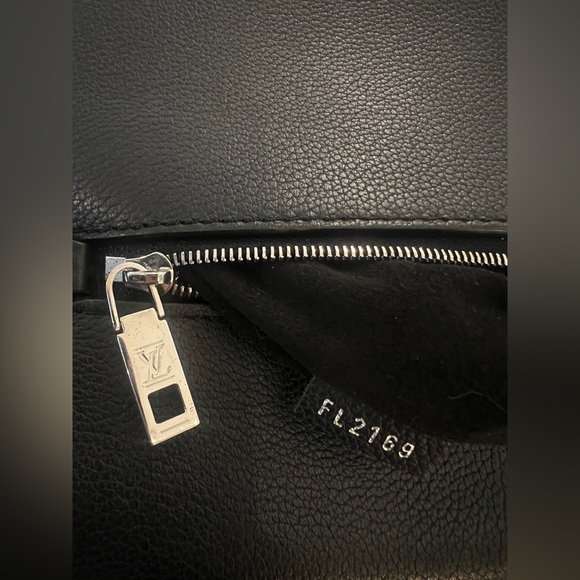 LOUIS VUITTON Soft Calfskin My Lockme Top Handle in Black - Picture 10 of 15